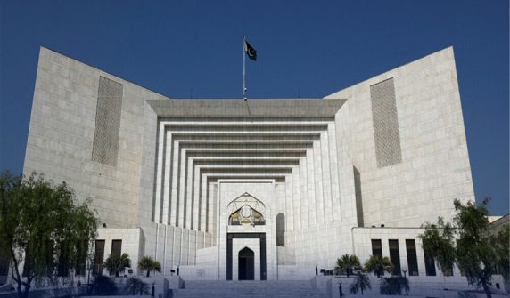 سپریم کورٹ کے ایڈیشنل رجسٹرار جوڈیشل نے توہین عدالت کا نوٹس چیلنج کردیا